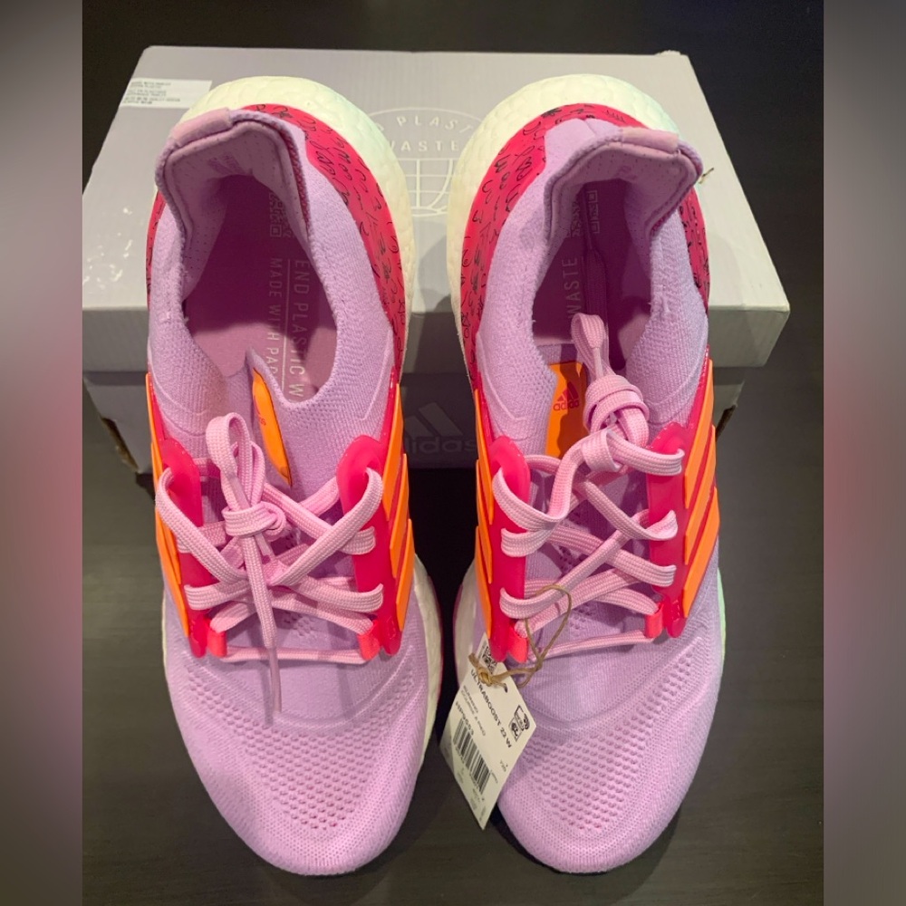 NWT in box Adidas Women’s Ultraboost 22